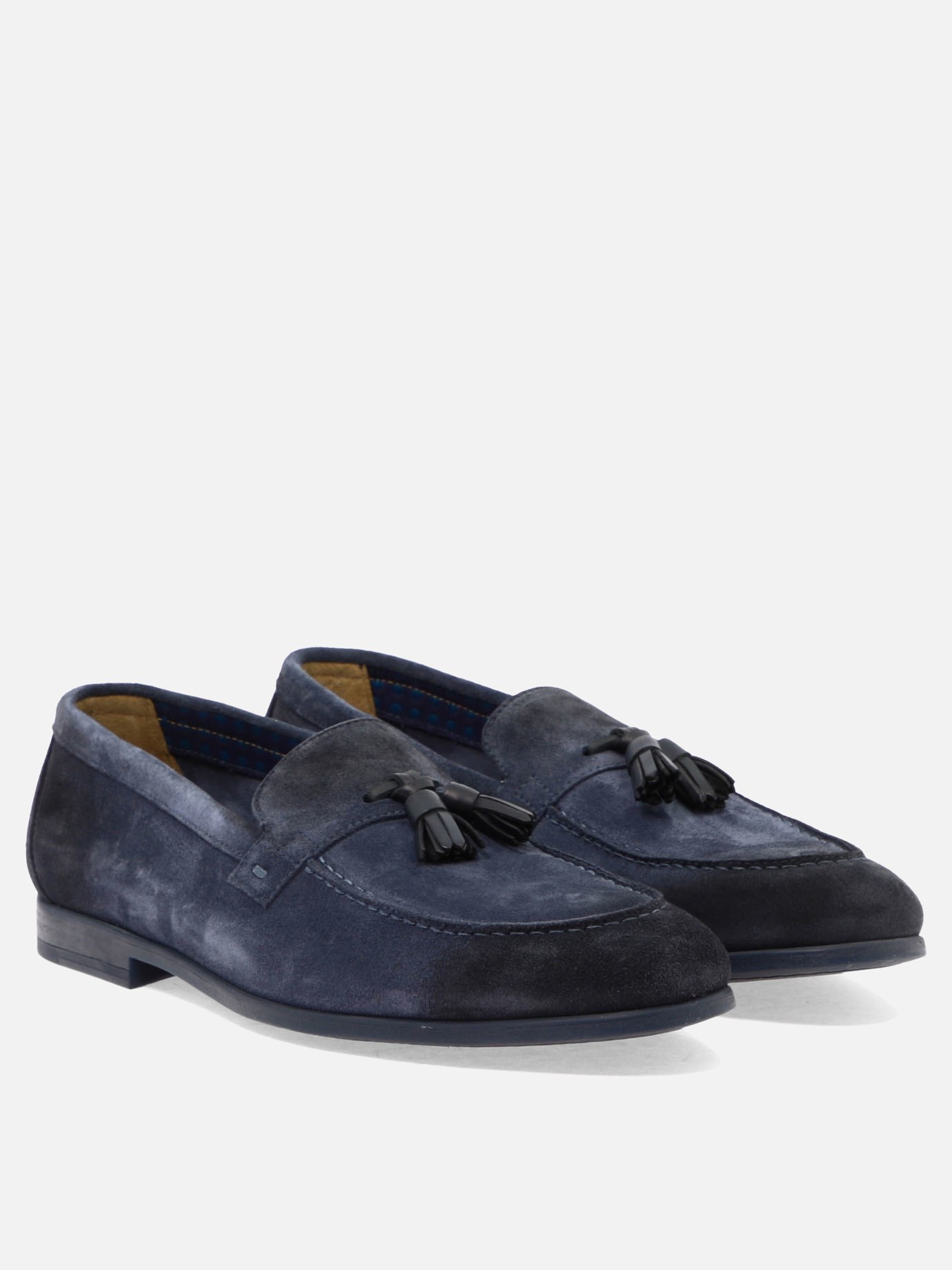 Loafers with tassels by Doucal's