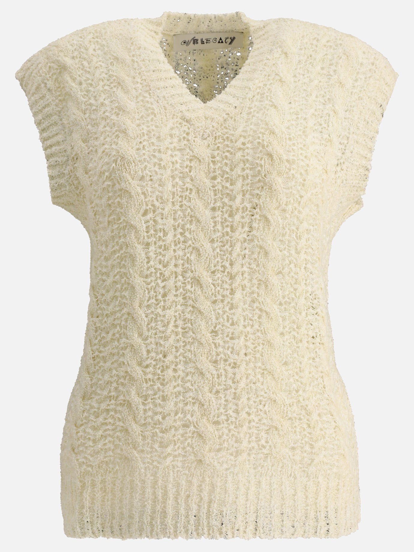 Sleeveless cable knit sweater