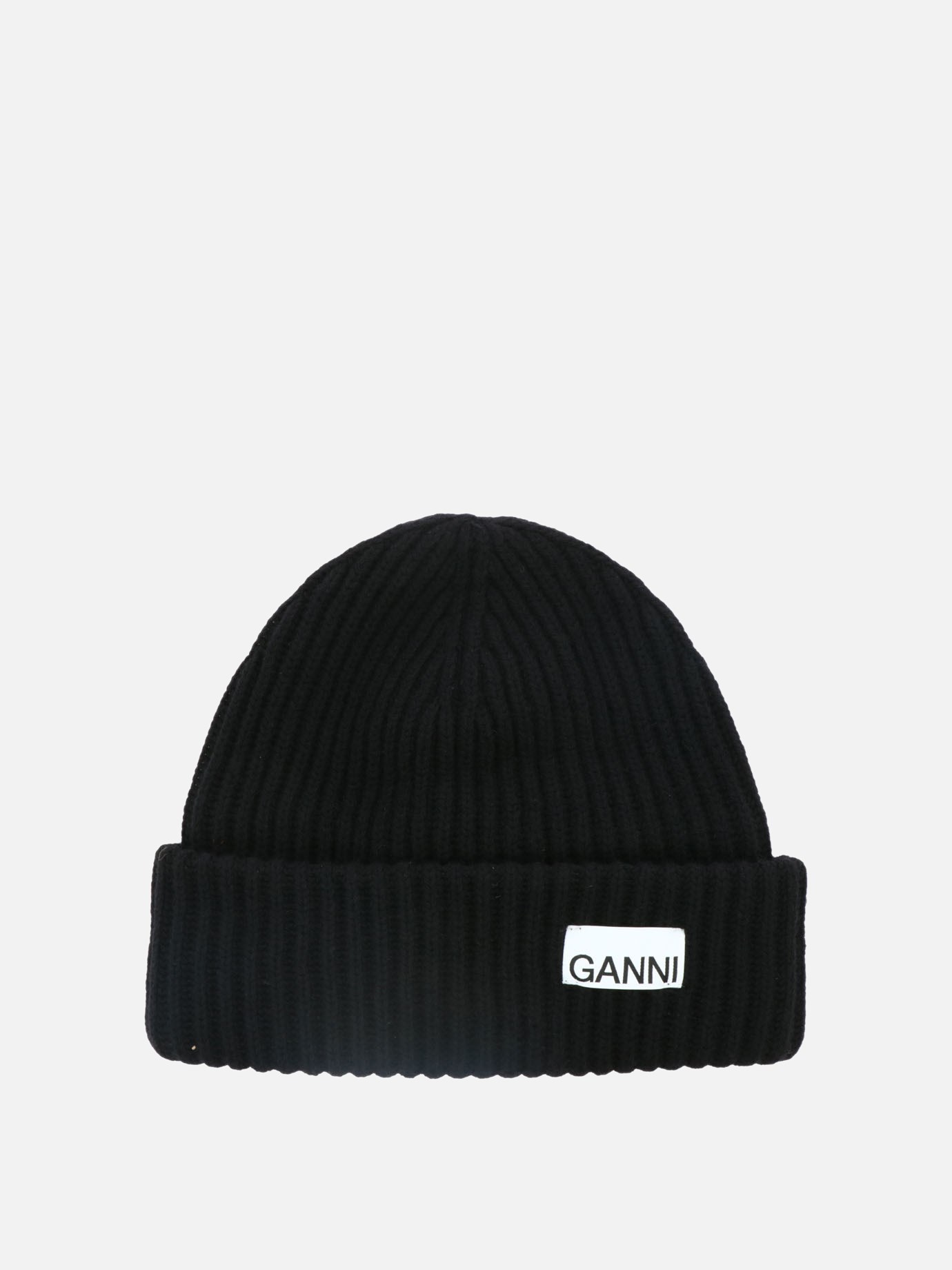Ribbed beanie with patch