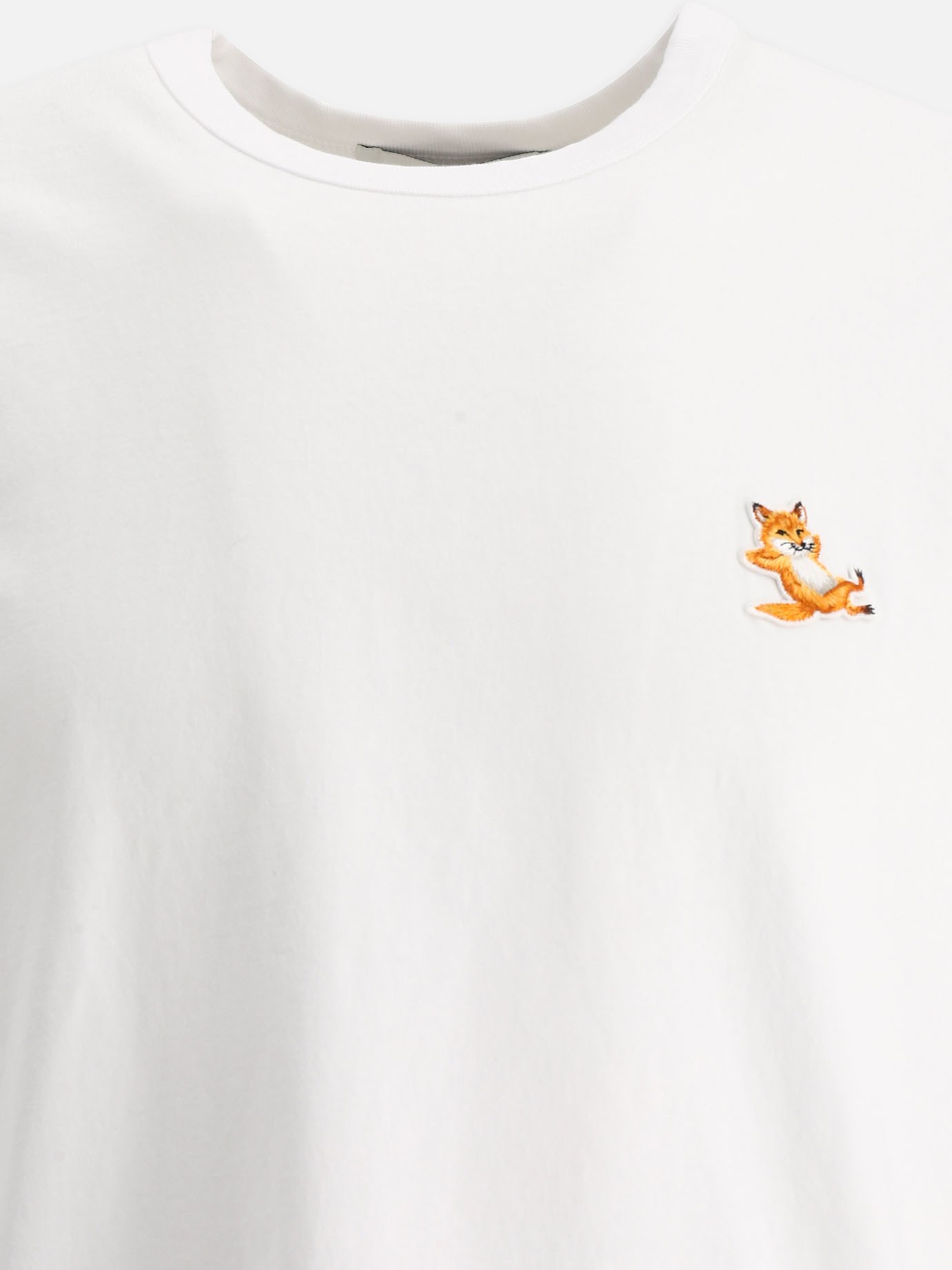 T-shirt  Chillax Fox  by Maison Kitsuné